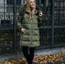 Hosszított szőrmés kapucnis télikabát khaki – Női télikabát – Innova Fashion